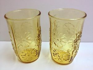 2 Vintage Yellow Daisy Juice Tumblers Drinking Glass Anchor Hocking Spring Song