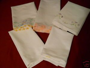 Five White Waffle Weave Vtg Bath Towels Hand Towels Plain Embroidered