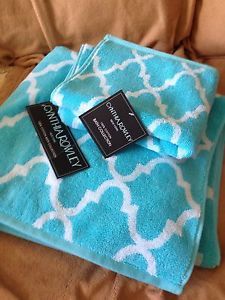 Cynthia Rowley Bath and Hand Towels Turquoise and White