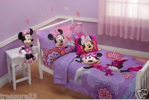 Disney 4 Piece Minnie Mouse Toddler Bedding Set