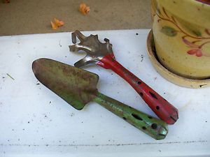 Vtg Metal Garden Hand Tools Claw Shovel Old Chippy Red Green Paint Rustic Farm