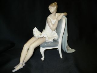 Retired Lladro Figurine Ballerina Sitting 4847 Classic Dance