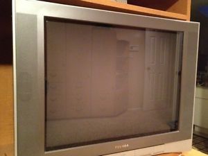 Toshiba 27AF45 27" Color Flat Screen TV Silver with Remote