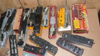 Mixed Vintage Lot of HO Scale Train Cars Engine Parts Wheels as Is