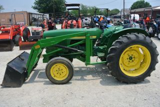 32HP 2WD John Deere 950 Tractor with Loader and Bucket Low Hours Diesel
