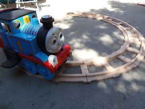 Peg Perego Thomas The Train Ride on with Tracks Battery Charger