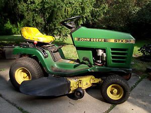 John Deere Lawn Tractor STX38