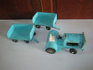Vintage Tonka Airport Tug Tractor Truck w 2 Luggage Trailer Carts Used