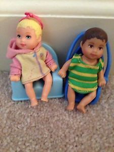 Mattel Barbie Happy Family Krissy Baby Doll Brunette and Blond Clothes Chairs