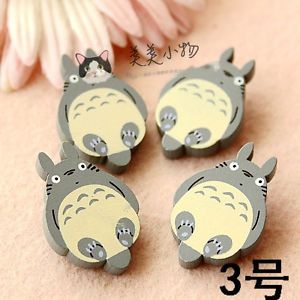 Pack of 4 Wooden Pin Brooches Totoro Kid Party Favor Supply Bag Props PIN046