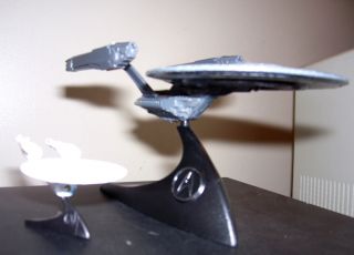 Hot Wheels Star Trek Into The Darkness USS Enterprise 1701 vs USS Vengeance