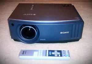 Sony Bravia VPL AW15 LCD Projector 3LCD HD HDMI Only 400 Hours