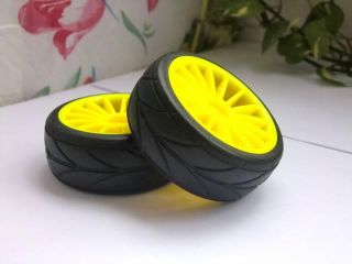 2pc RC 1 10 Rubber Rim Tire Tyre Tires Racing Wheel for RC on Road Car Yellow