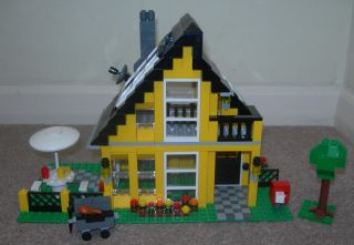 Lego City Town Creator 4996 Beach House Complete with Box and Instructions