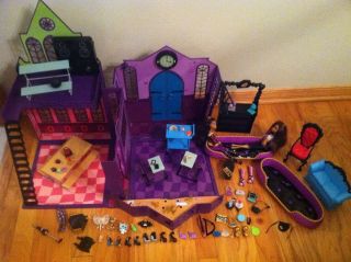 Monster High School Doll House Dolls Furniture Accessories Look Lot Shoes