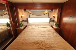 2004 Fleetwood Discovery Class A Diesel RV Motor Home Coach