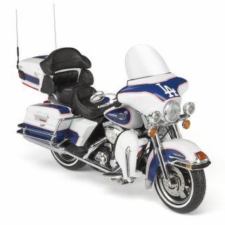 La Dodgers Harley Davidson Ultra Classic Electra Glide Diecast Motorcycle 1 12