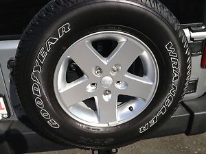 5 Goodyear Wrangler Tires 255 75 R17 Jeep 2007 2013 with Wheels
