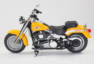 2011 Harley Davidson Fat Boy Diecast Motorcycle 1 12 Chrome Yellow 81150 New